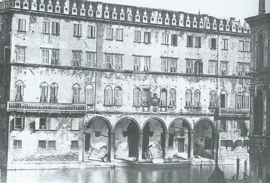 1853 fondaco dei tedeschi building photogrpagh.jpg